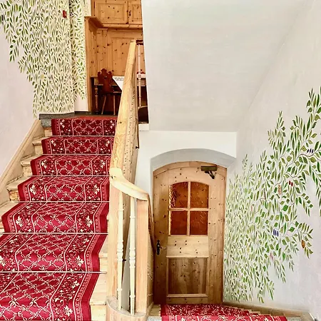 Central La Fainera Superior Inn